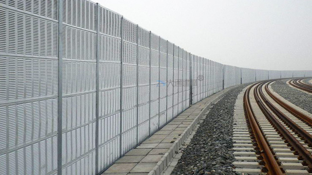  鐵路聲屏障圍擋-鐵路隔音屏圍擋工程案例